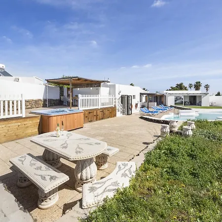 Villa Casa Anabella By Escape Puerto del Carmen (Lanzarote)