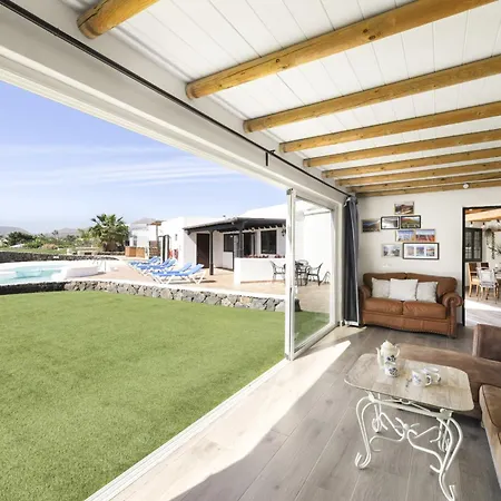 Casa Anabella By Escape * Puerto del Carmen (Lanzarote)